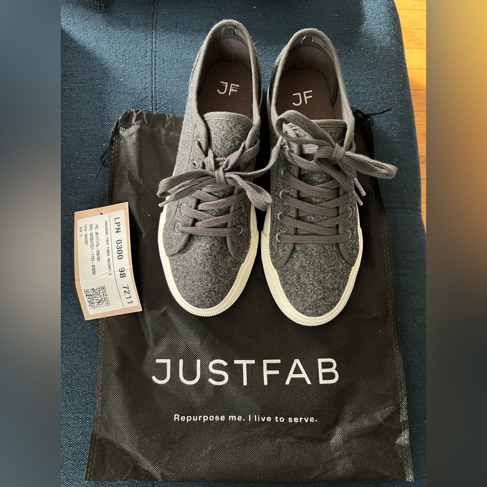 JustFab first timer platform sneaker sz9